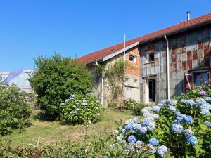 Grande maison avec cheminée, proche nature, idéale pour familles et amis, animaux admis. - FR-1-589-229