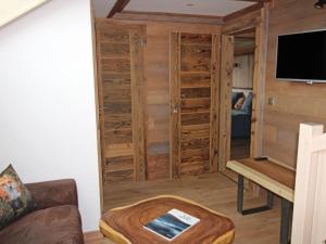 Maisons de vacances Gite 4 etoiles avec sauna et terrasses pour 14 pers. - FR-1-589-319 : photos des chambres