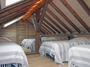 Maisons de vacances Gite 4 etoiles avec sauna et terrasses pour 14 pers. - FR-1-589-319 : Maison de Vacances (14 Adultes)