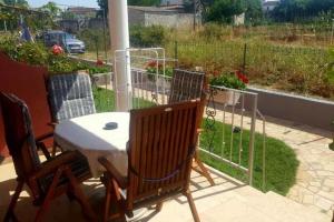 Apartment in Vrvari with balcony, air conditioning, W-LAN, washing machine 664-3