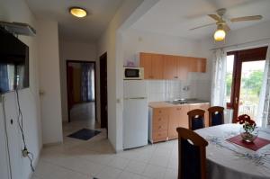 Apartment in Vrvari with balcony, air conditioning, W-LAN, washing machine 664-2