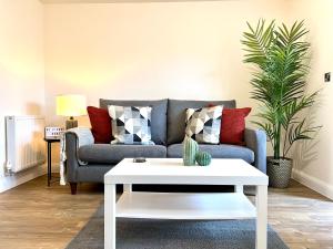 New Stylish Cambridge Townhouse (Free parking)