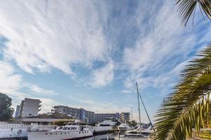 Piso de 2 habitaciones, 3 piscinas y cerca del mar