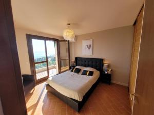 Villas Superbe Villa, incroyable vue mer, avec piscine privative a Solenzara : photos des chambres