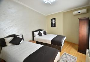 Bonjour Suit Private Triplex Apartment