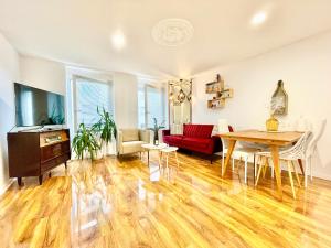 LE ROSACKER - Proche centre ville et gare - Terrasse - Parking gratuit 2 places - 2 chambres - 2 salles de bain - Netflix