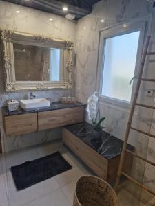 Villas Magnifique Villa de luxe POPPY HOLIDAY A 2 mn a pied de la plage, mer, jardin, Jaccuzi & Baby-foot : photos des chambres