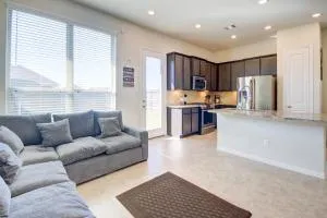 Meticulously-maintained 3-BR Townhouse w/ Backyard ~ Double-Story! - Rosenberg