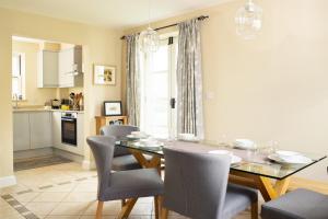 Lakeside property with spa access on a nature reserve Misty Lodge MV69