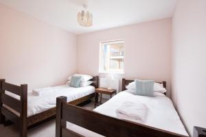 Lakeside property with spa access on a nature reserve Jema HM68