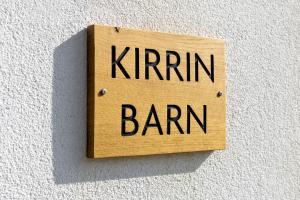 Lakeside property with spa access on a nature reserve Kirrin Barn BV26