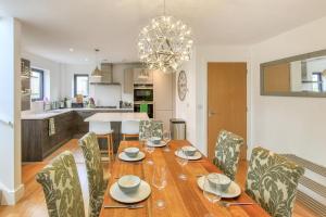 Luxury property with spa access on a nature reserve Cheetah Retreat BV18