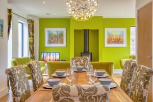 Luxury property with spa access on a nature reserve Cheetah Retreat BV18