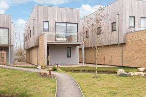 Roof terrace lakeside with accessSpa on a nature reserve Water Garden 9 WG9