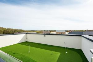 Lakeside property with a Spa on a nature reserve Woodsford WI22