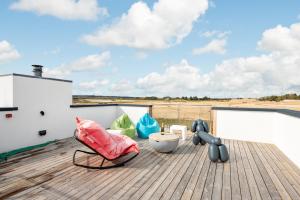 Lakeside property with a Spa on a nature reserve Woodsford WI22