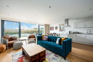 Lakeside property with a Spa on a nature reserve Woodsford WI22