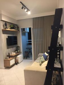 Apartamento novíssimo a 3 quadras da praia, com piscina, sala de jogos e sauna!!