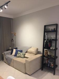 Apartamento novíssimo a 3 quadras da praia, com piscina, sala de jogos e sauna!!