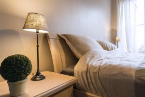 Well Thirteen by Romy&Travis