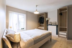 Well Thirteen by Romy&Travis