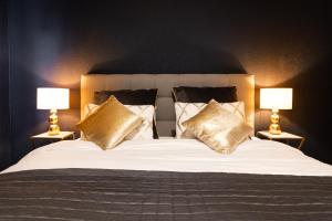 The Blue Ice Apartment - GRINDELHOMES