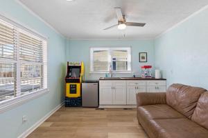 3007NOB Ocean View 7BR Home in Cherry Grove - Sleeps 16