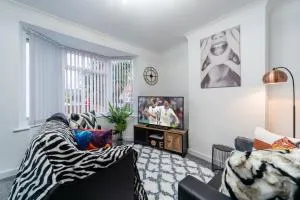 Nhyira Private Parking CHic Three Bedrooms Garage 2 Shower rooms Classy Home - Sutton on Hull