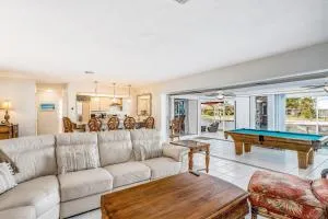 Norma on the Canal - Punta Gorda Isles