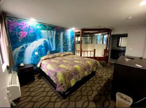 DELUXE INN
