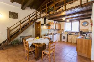 Villa Olive tree, immersa nella natura per relax e quiete img11