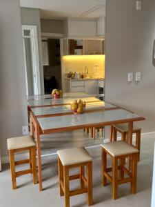 Apto Top , ótima Localização , novinho completo , wifi, ar condicionado, playground, vaga garagem coberta