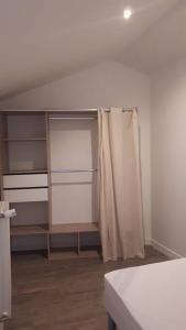 Appartements Petit T2 proche centre ville : photos des chambres