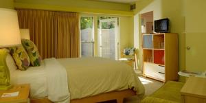 Orbit In - 21 and Over - A Town & Desert Boutique Hotel