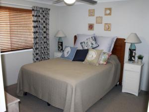 Paradise Grove - Hosted by Burleigh Letting