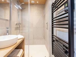 Appartement rénové 34m², 4 pers, 2 ch, au cœur de Val Thorens avec accès pistes et WIFI - FR-1-545-29