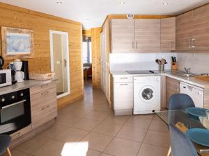 Val Thorens - Appt 6 pers rénové, 2 chambres, WiFi, loc. à skis, proche pistes - FR-1-637-28