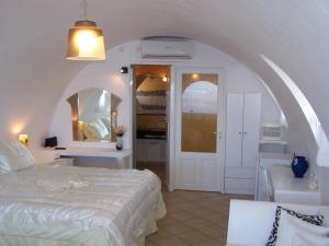 Caldera View Private Villa Santorini Greece