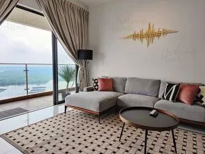 Bay Laurel, Country Garden Danga Bay Homestay By WELCOME HOME - Tampoi Village