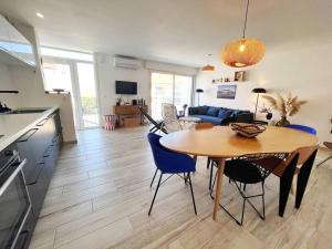 Maisons de vacances Chez Clairette, Maison de village renovee avec gout : photos des chambres