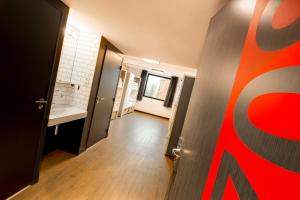 Room with 8 beds and Private Bathroom room in Generator Paris