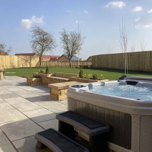 Blue Iris Cottage, Ashlin Farm Barns