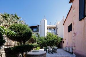 Erasmias Venetian House