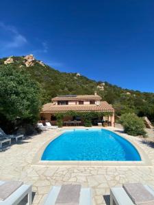 Villa Bellavista con piscina privata, vista mare vicino a Villasimius