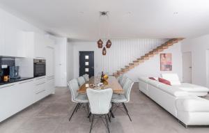 Villa Atrium with heated pool, sea view, jacuzzi, gym and sauna