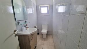 Comfy and Exquisite ROOMS in a Shared 3BR Apartment Near Main Harbor, City Center