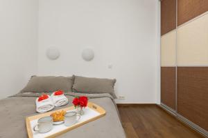 Warsaw Stary Mokotów Modern Studio Aleja Niepodległości by Renters