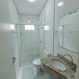 novo e aconchegante apartamento a 90 metros da praia de bombinhas