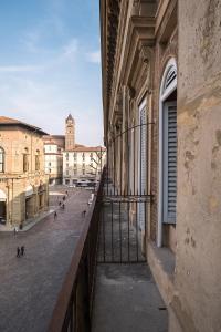 Urbanicooh Asinelli - Balcony on Piazza Maggiore