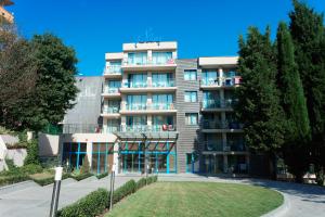 Hotel Slavey -Inclusive